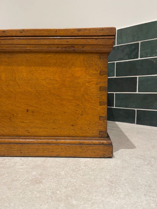 LATE NINETEENTH CENTURY OAK BOX - ADDITIONAL PHOTO 2