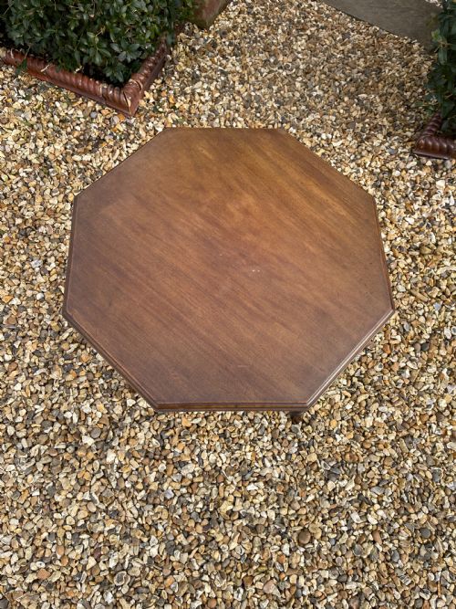 NINETEENTH CENTURY MAHOGANY TABLE - ADDITIONAL PHOTO 2