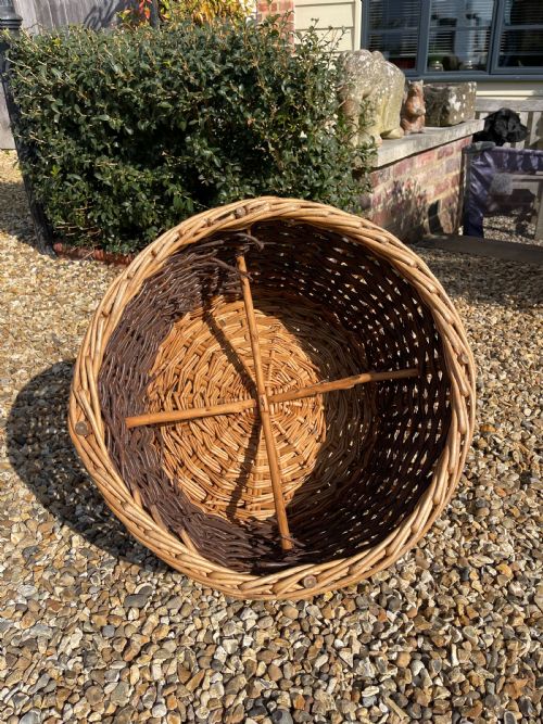 WOVEN CHAIR - ADDITIONAL PHOTO 2