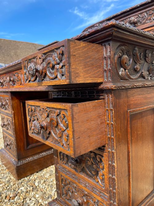 LATE VICTORIAN OAK PEDESTAL DESK - ADDITIONAL PHOTO 8