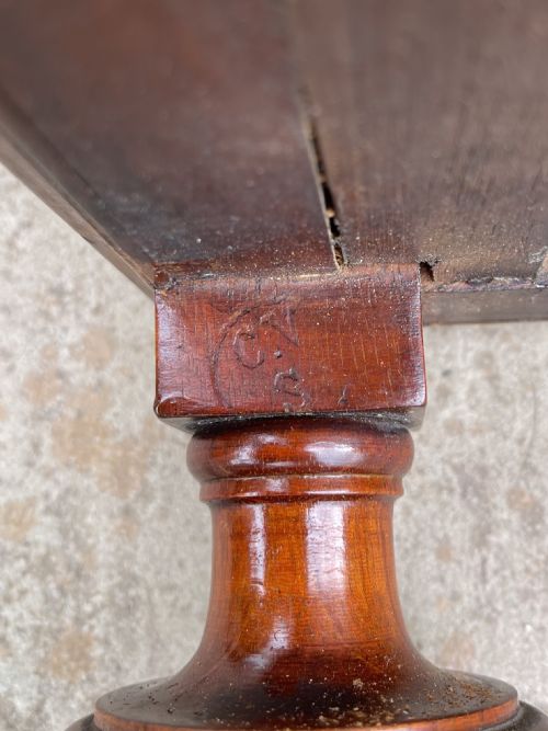 LATE VICTORIAN MAHOGANY BUREAU - ADDITIONAL PHOTO 2