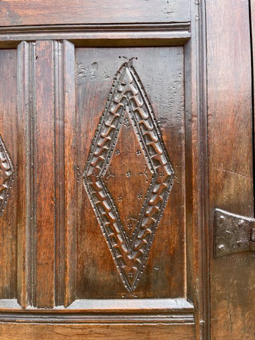SEVENTEENTH CENTURY OAK CUPBOARD - ADDITIONAL PHOTO 3