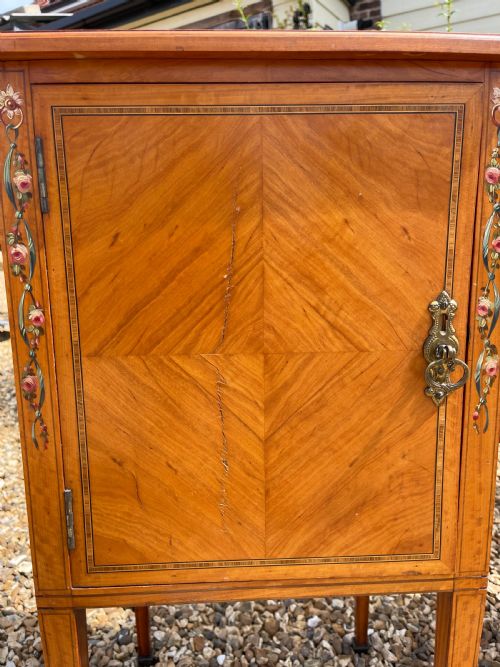 PAIR OF EDWARDIAN SATINWOOD BEDSIDE CUPBOARDS - ADDITIONAL PHOTO 2