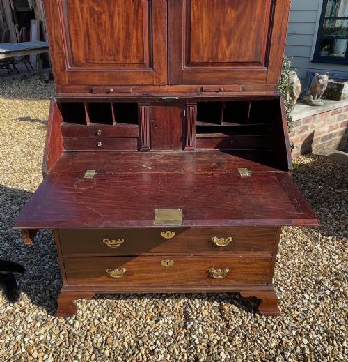 EIGHTEENTH CENTURY MAHOGANY BUREAU BOOKCASE - ADDITIONAL PHOTO 1