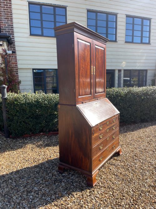 EIGHTEENTH CENTURY MAHOGANY BUREAU BOOKCASE - ADDITIONAL PHOTO 3