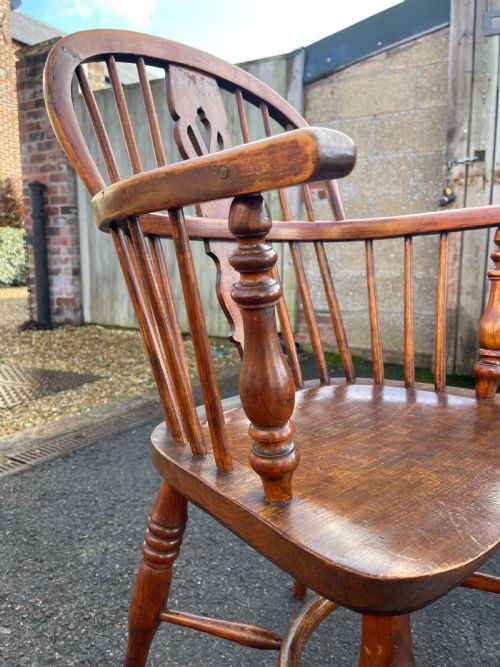 PAIR OF WINDSOR ARMCHAIRS - ADDITIONAL PHOTO 3