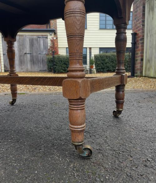 ARTS AND CRAFTS OAK TABLE - ADDITIONAL PHOTO 1