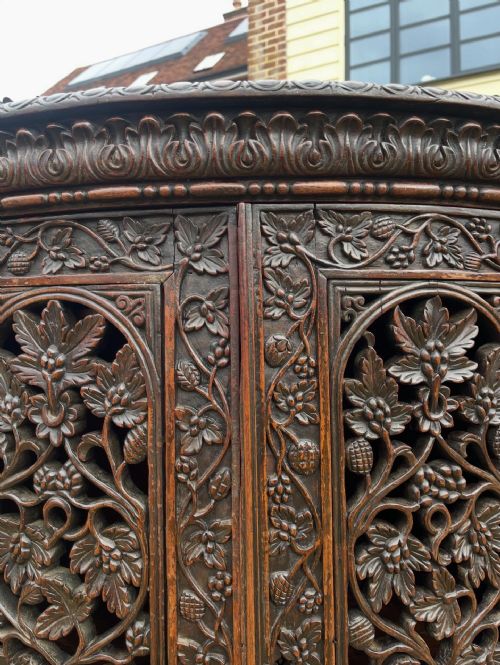 NINETEENTH CENTURY INDIAN PADAUK SIDEBOARD - ADDITIONAL PHOTO 2