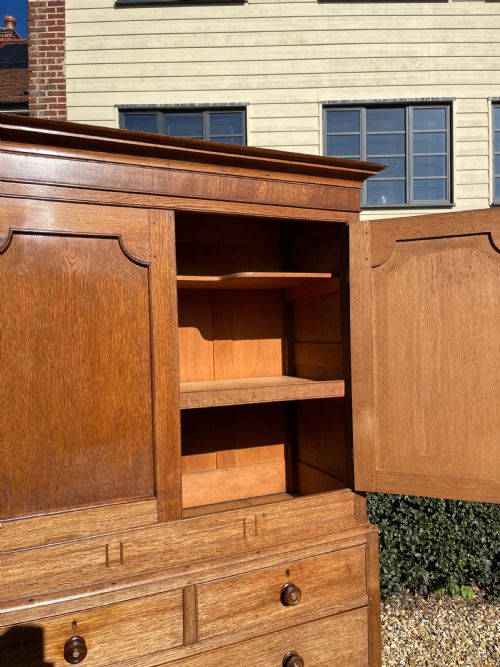 NINETEENTH CENTURY WELSH OAK CUPBOARD - ADDITIONAL PHOTO 3