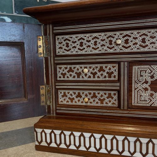 FINE OTTOMAN CHEST - ADDITIONAL PHOTO 2