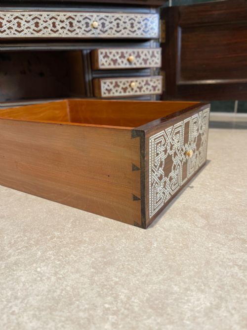 FINE OTTOMAN CHEST - ADDITIONAL PHOTO 8