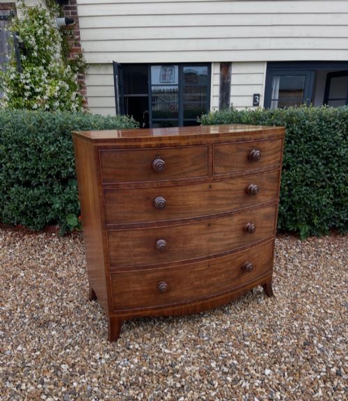 GEORGIAN MAHOGANY BOWFRONTED CHEST