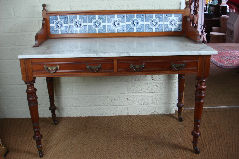 Mahogany washstand