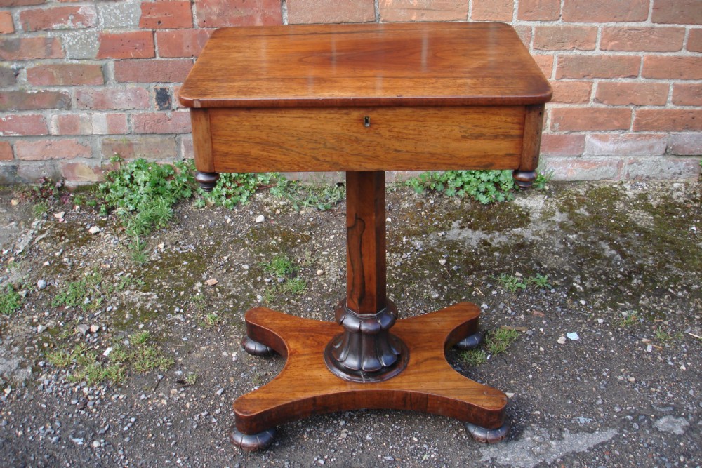 Victorian rosewood pedestal table