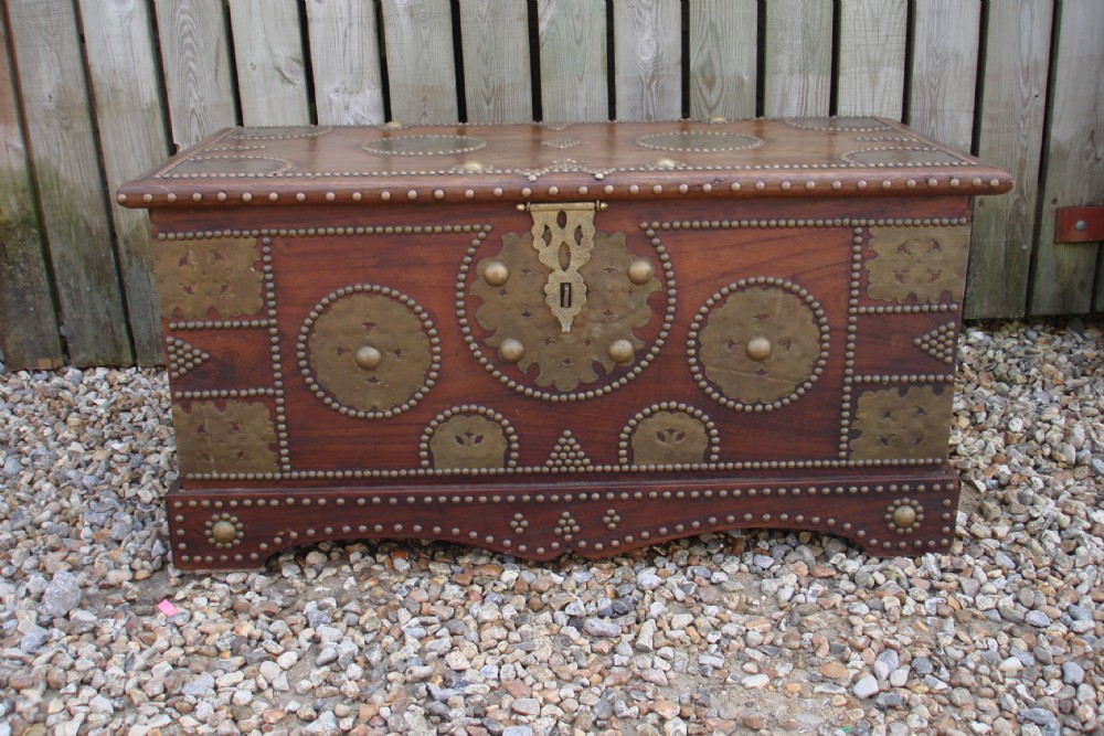 Zanzibar chest