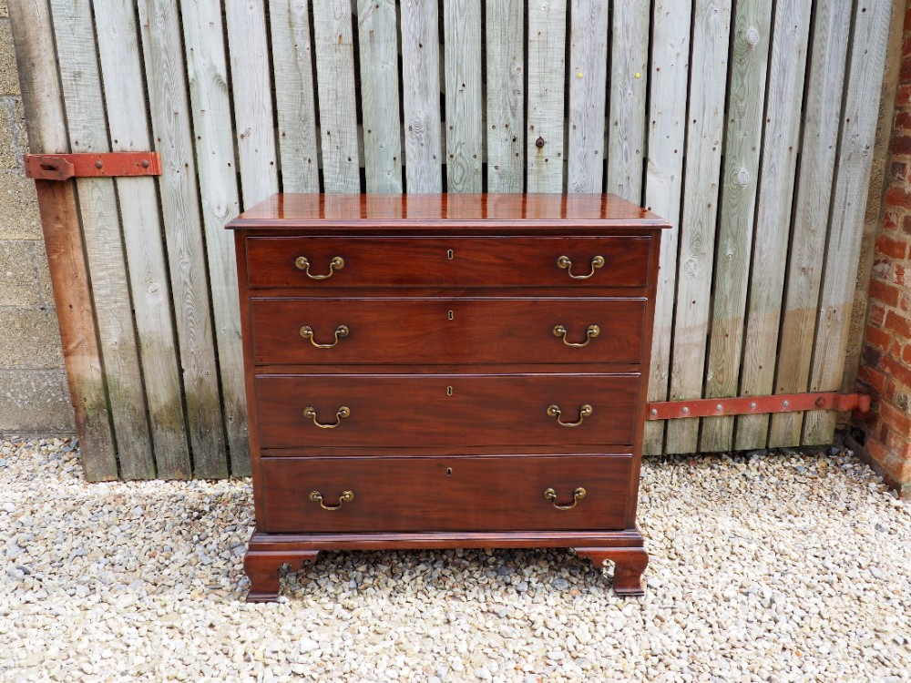 Georgian mahogany chest