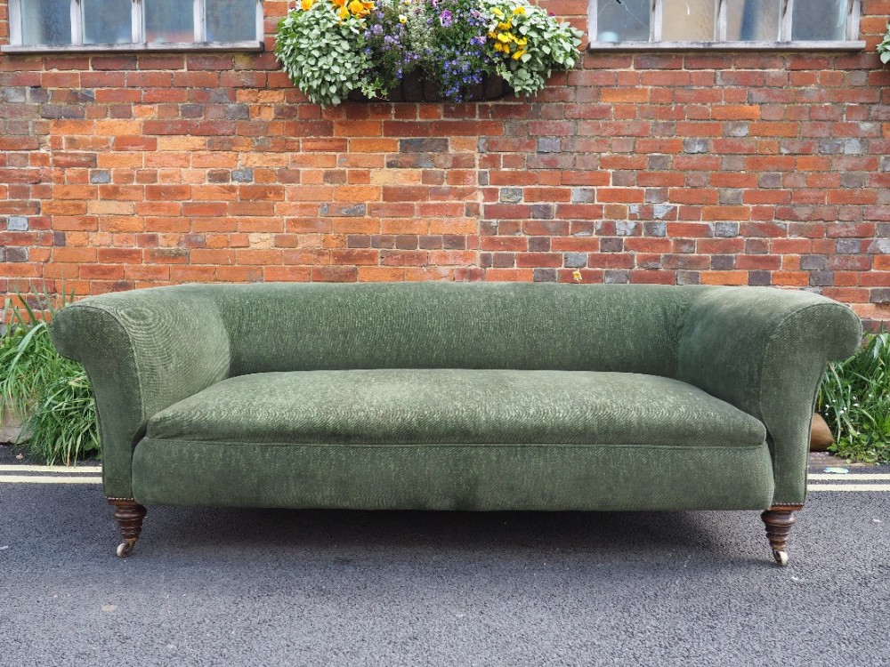 Good victorian walnut chesterfield sofa