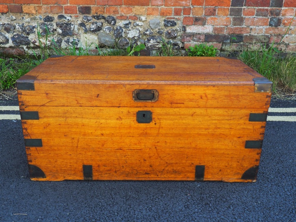 Camphorwood chest