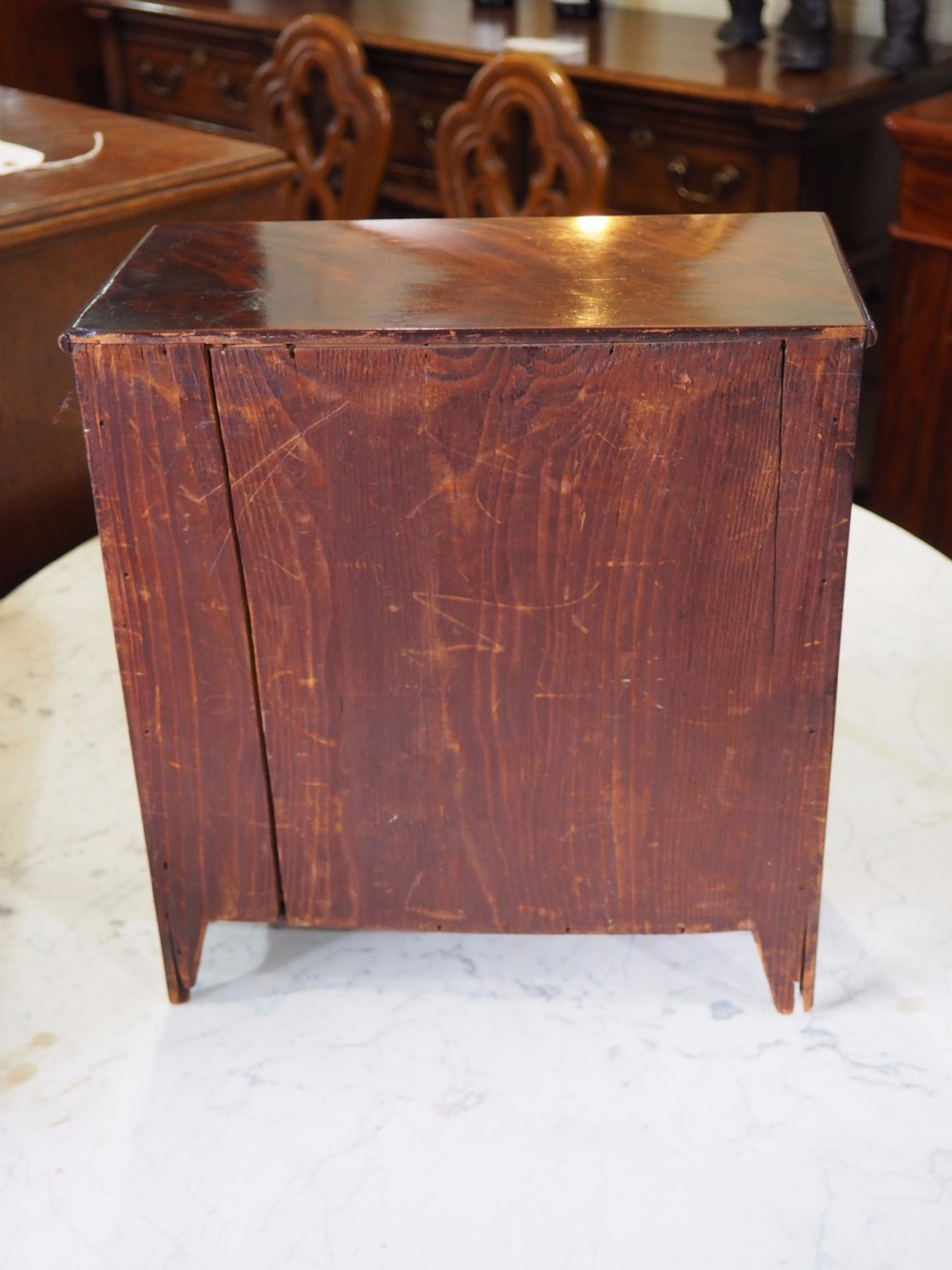 Apprentice chest View IV