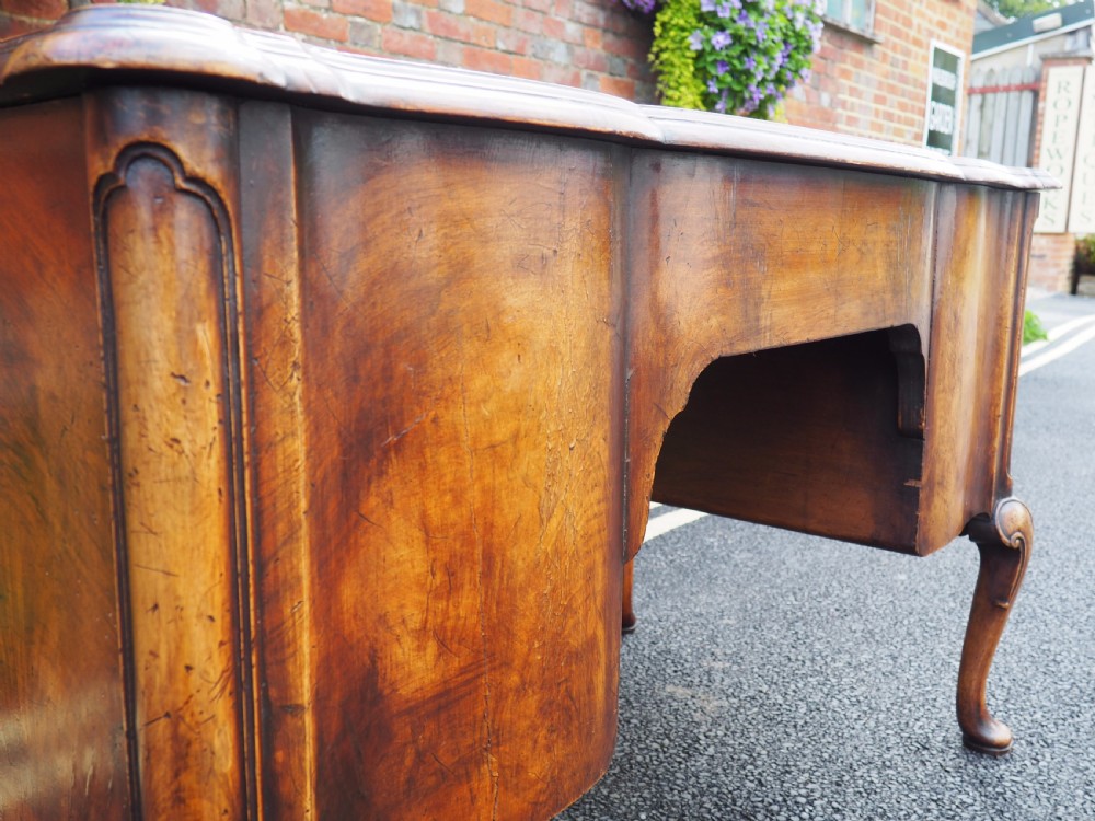Walnut kneehole desk View X