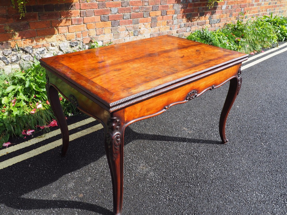 Continental dining table View III