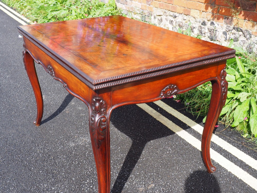 Continental dining table View IV