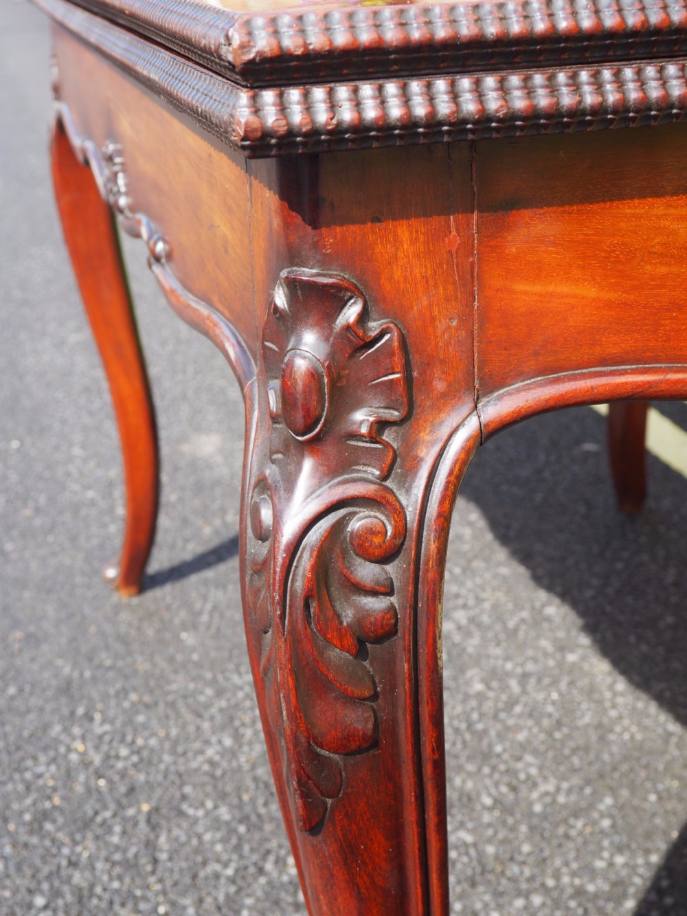 Continental dining table View VI