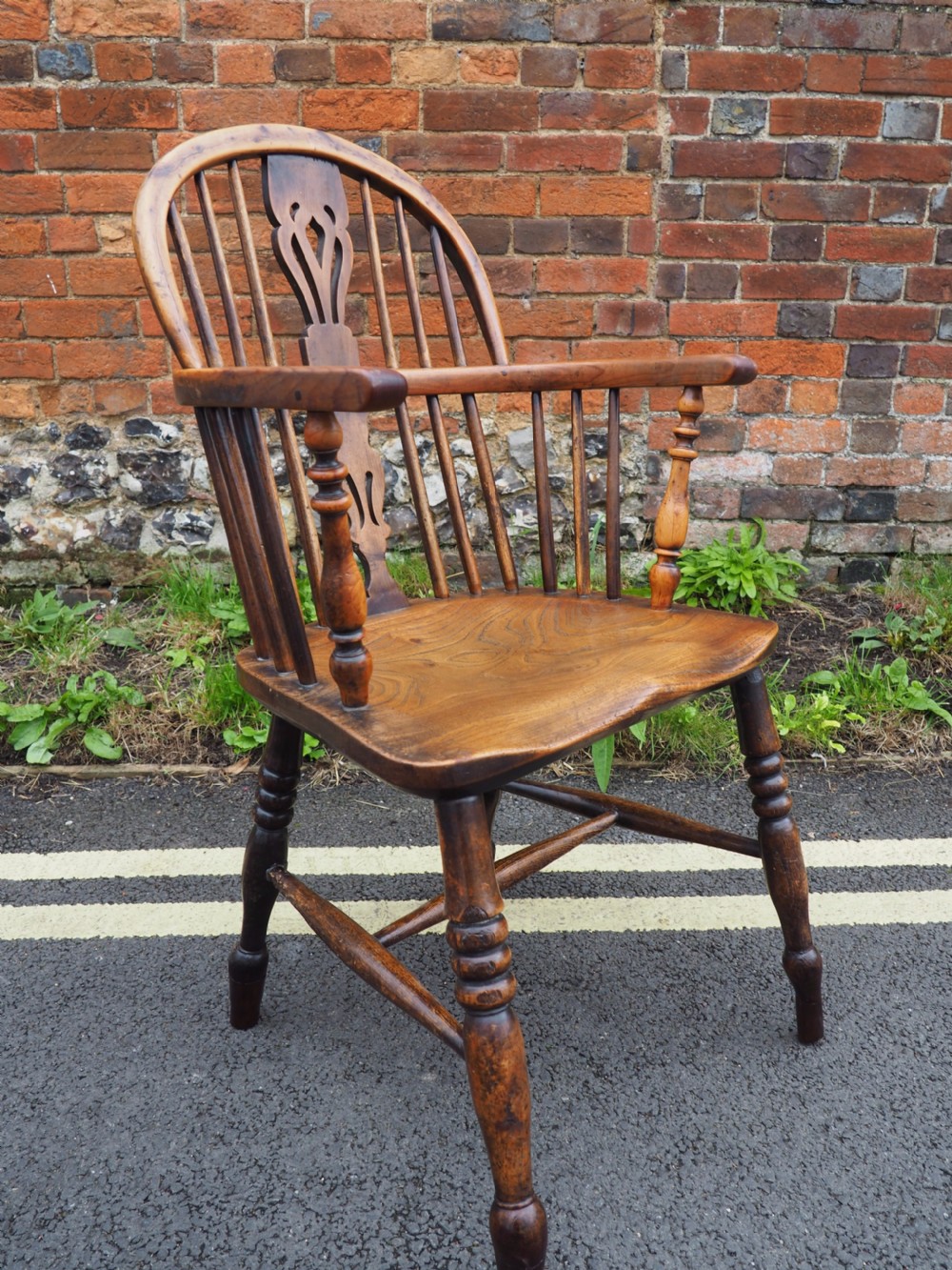 Pair of windsor armchairs View VI