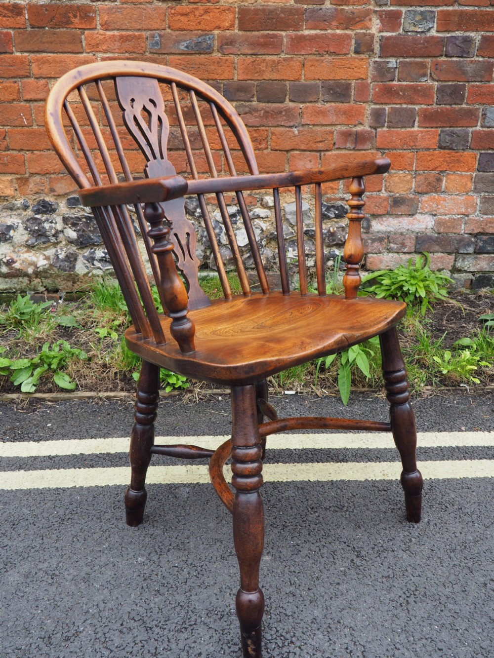 Pair of windsor armchairs View VII