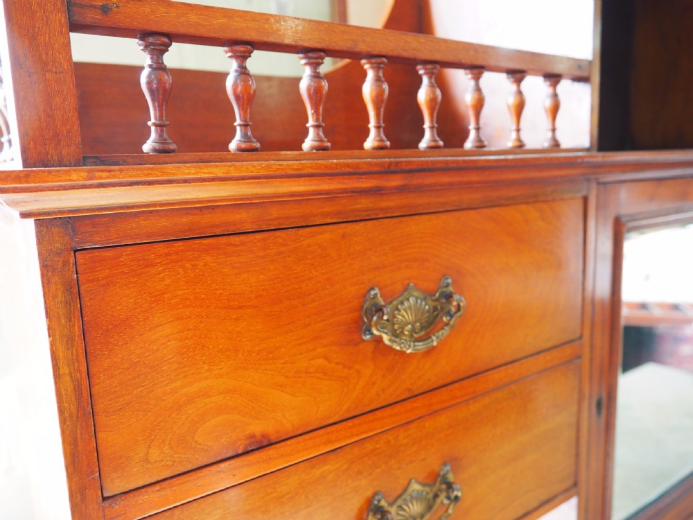 Hanging cabinet View III