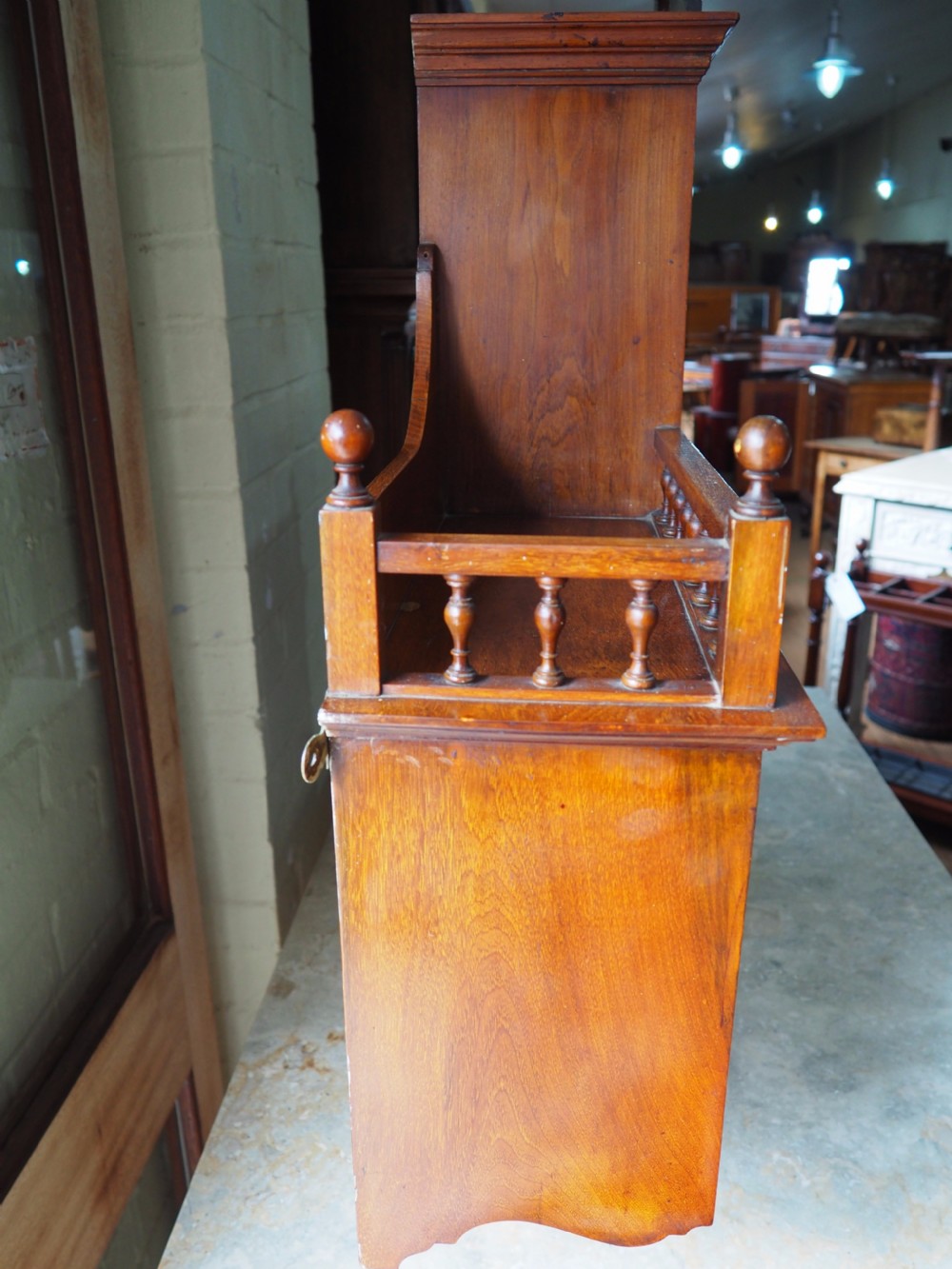 Hanging cabinet View IV