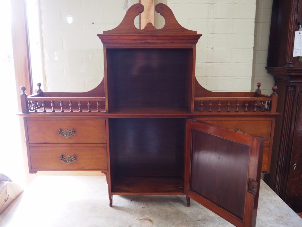 Hanging cabinet View V