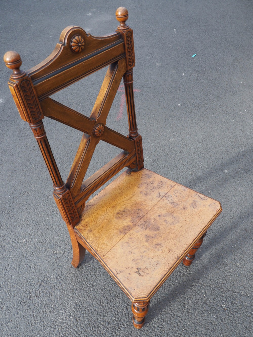 Single oak hall chair View VI
