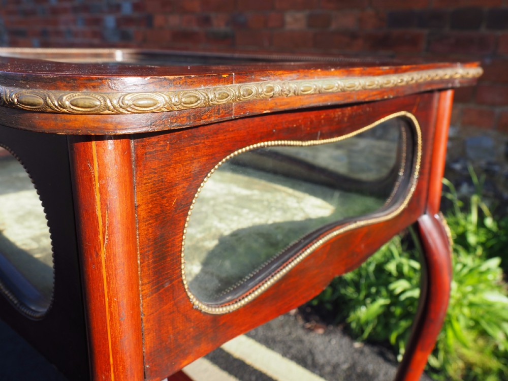 Inlaid bijouterie table View VII