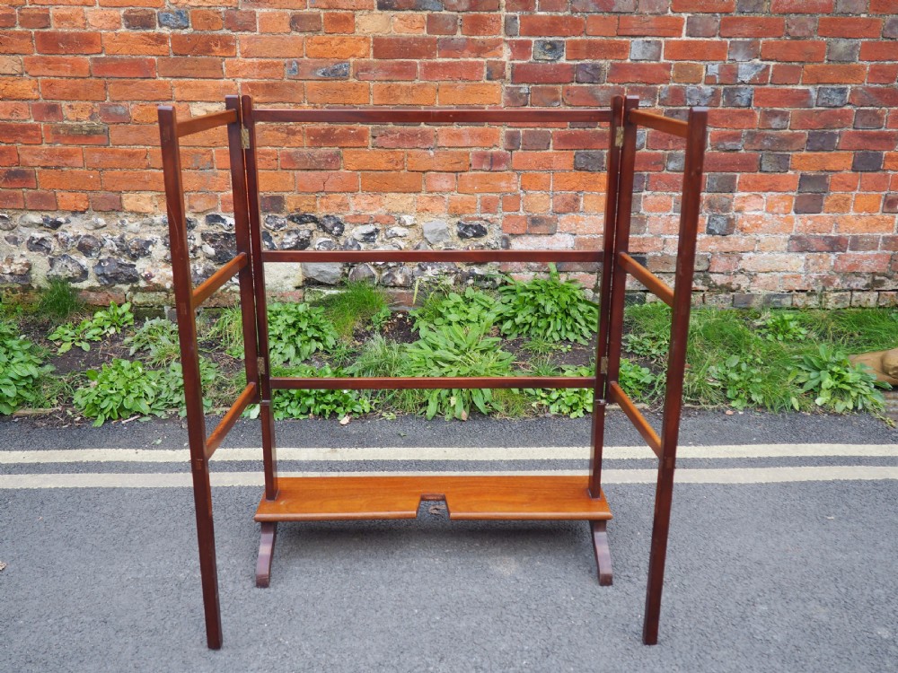 Victorian towel rail View VI