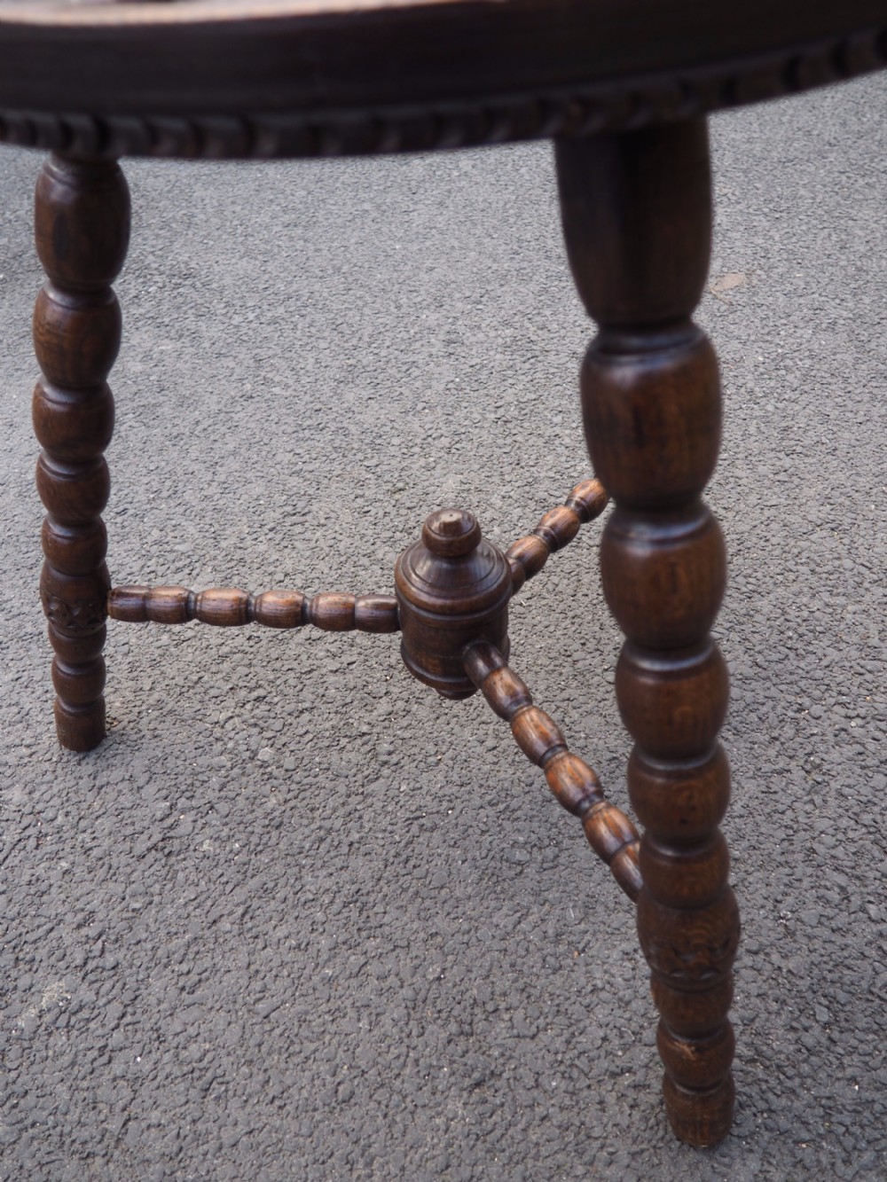 Carved oak table View VI