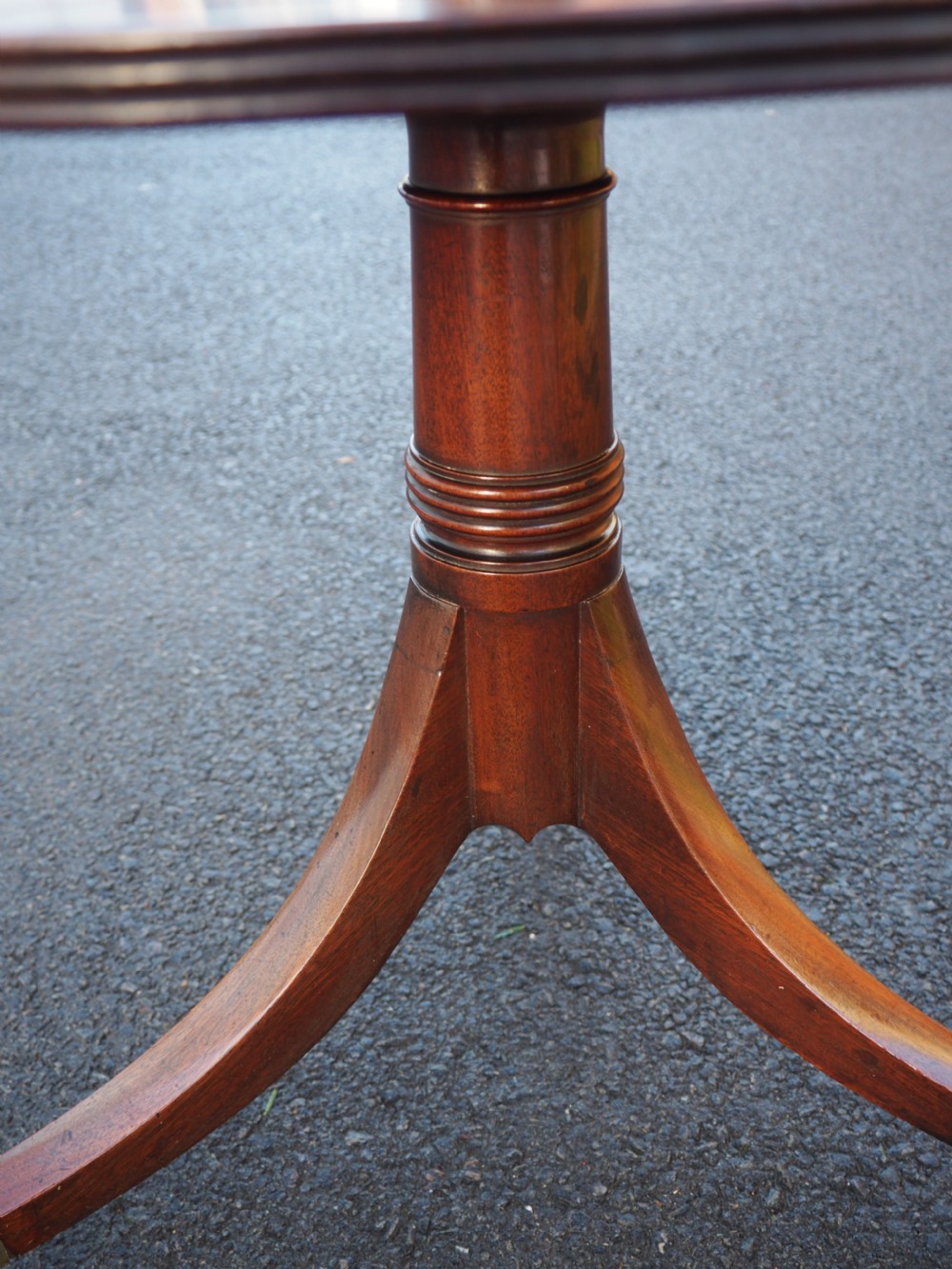 Small folding dumb waiter View VII