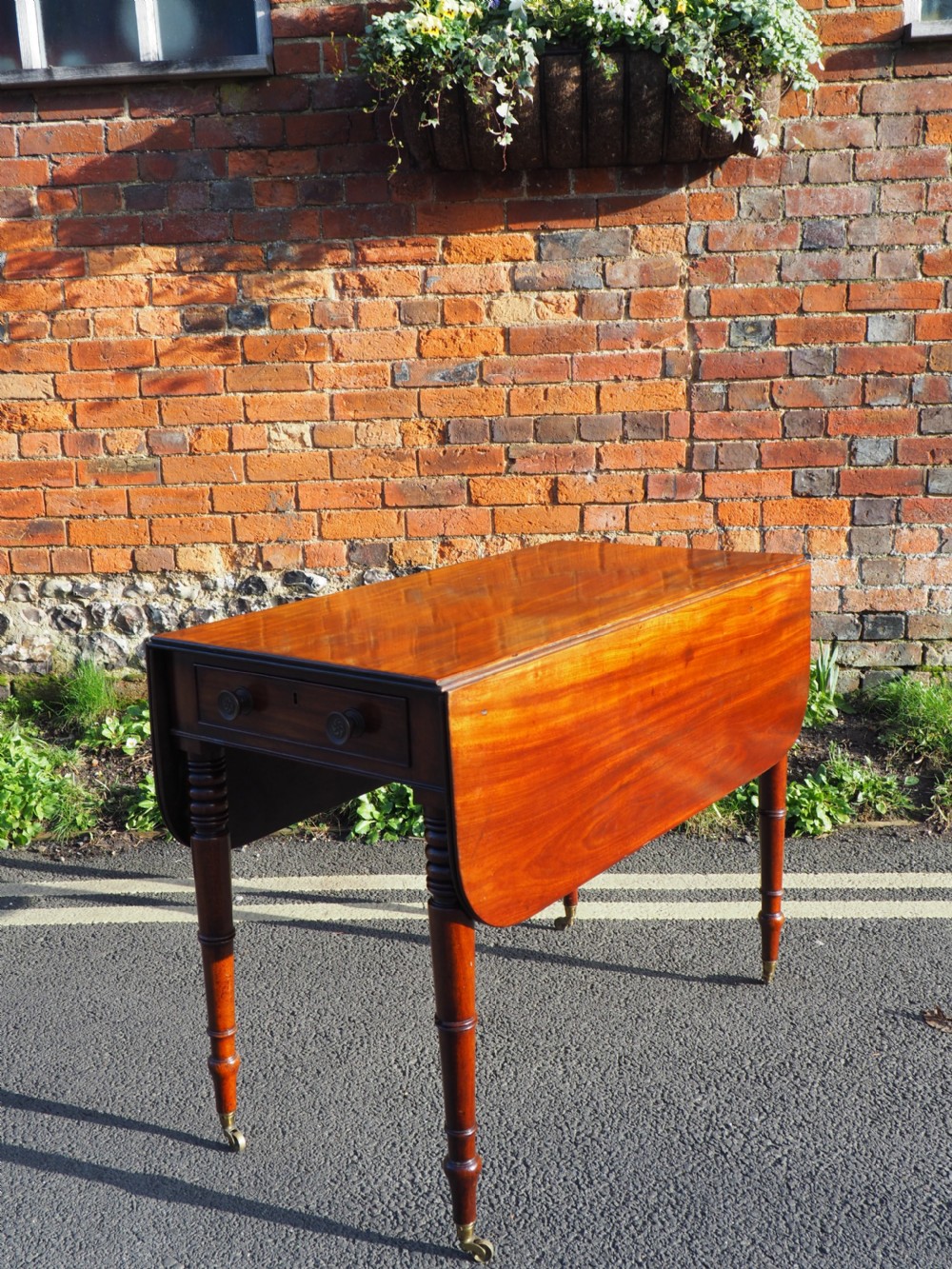 Georgian mahogany pembroke table View IV