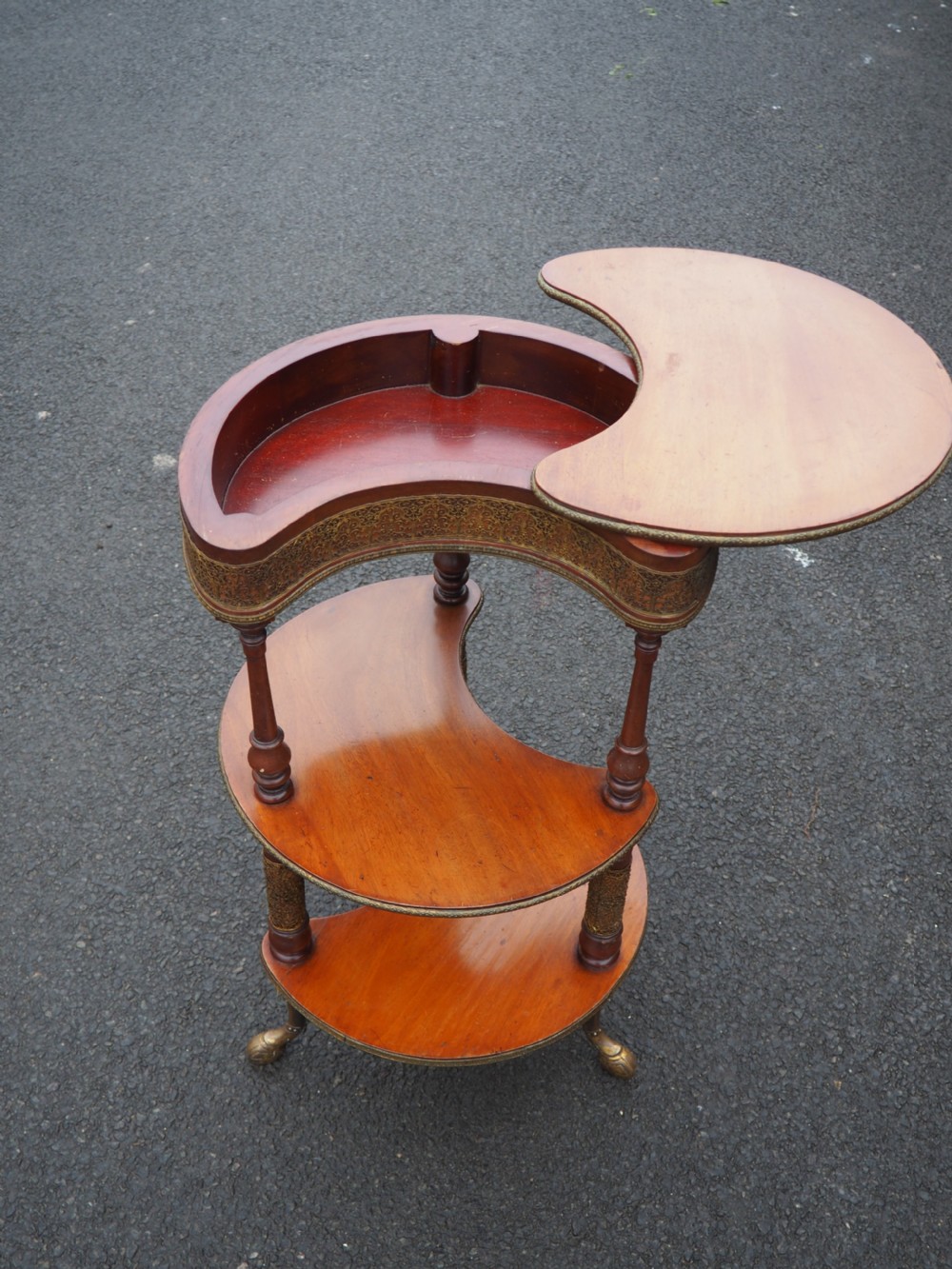 Mahogany occasional table View IV