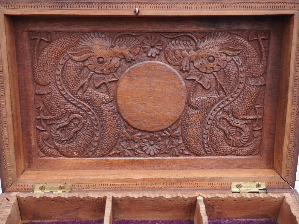 Indian sandalwood box View IV