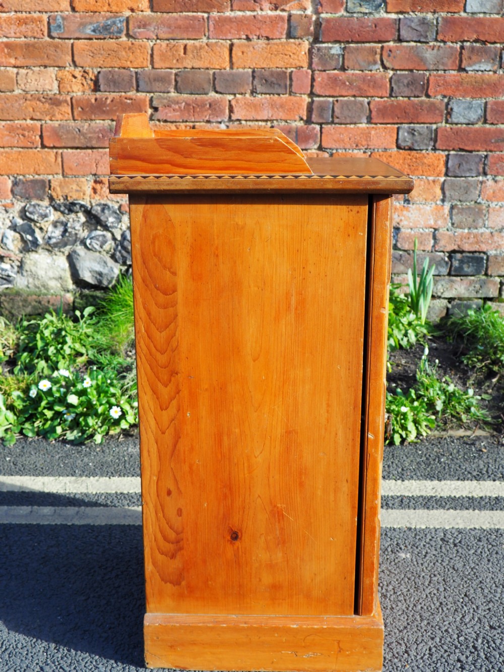 Aesthetic pine bedside cupboard View IX