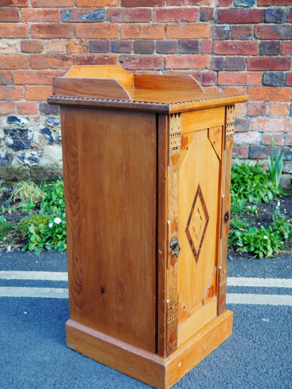 Aesthetic pine bedside cupboard View XII