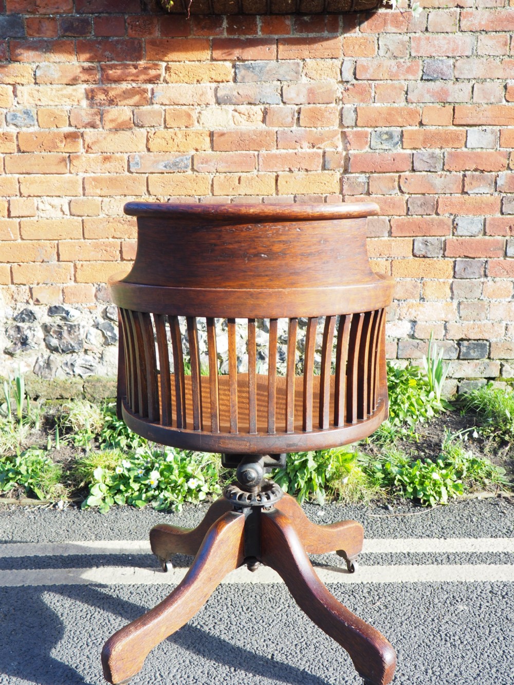 Oak revolving desk chair View V