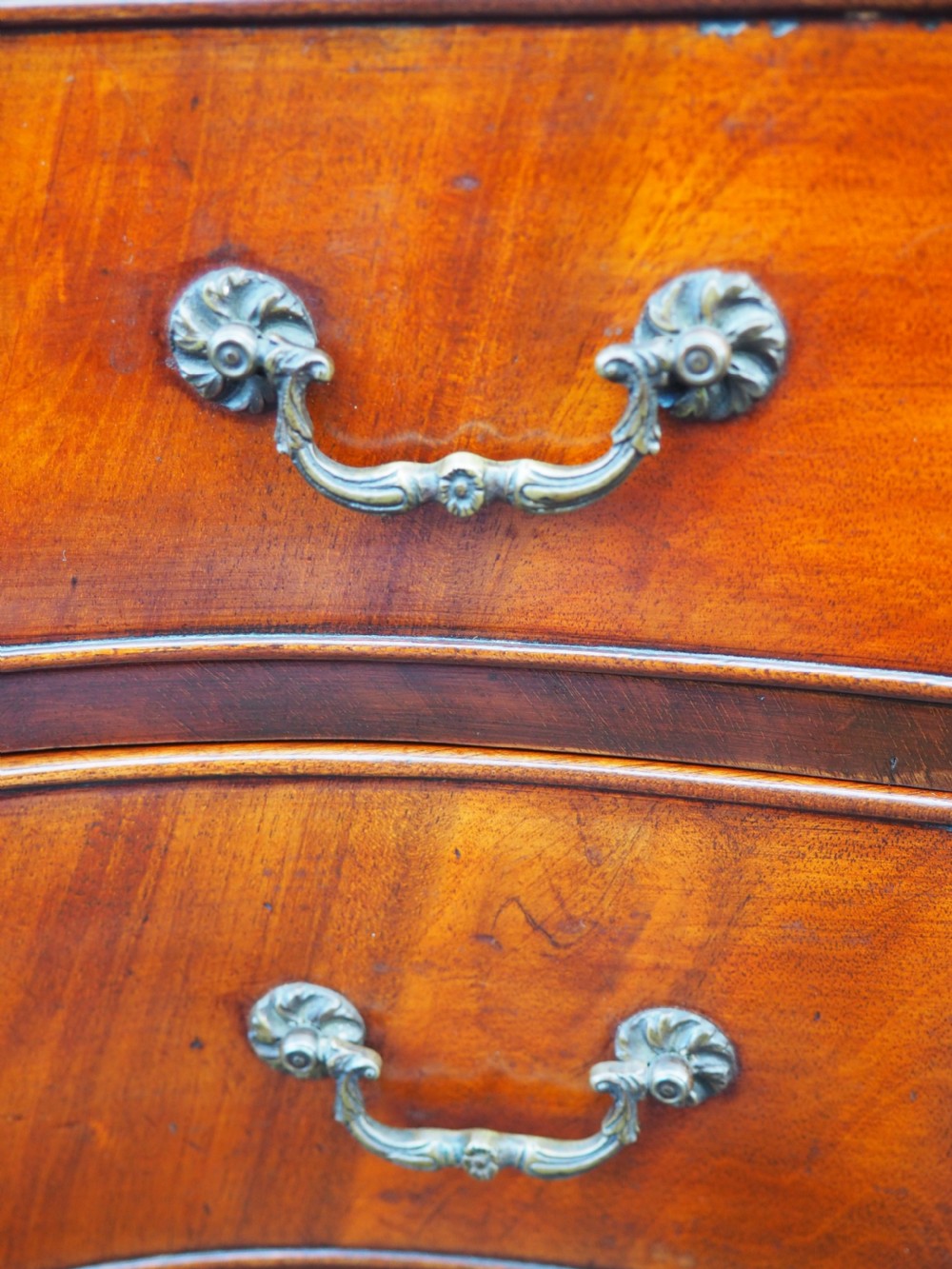 Mahogany serpentine chest View IV
