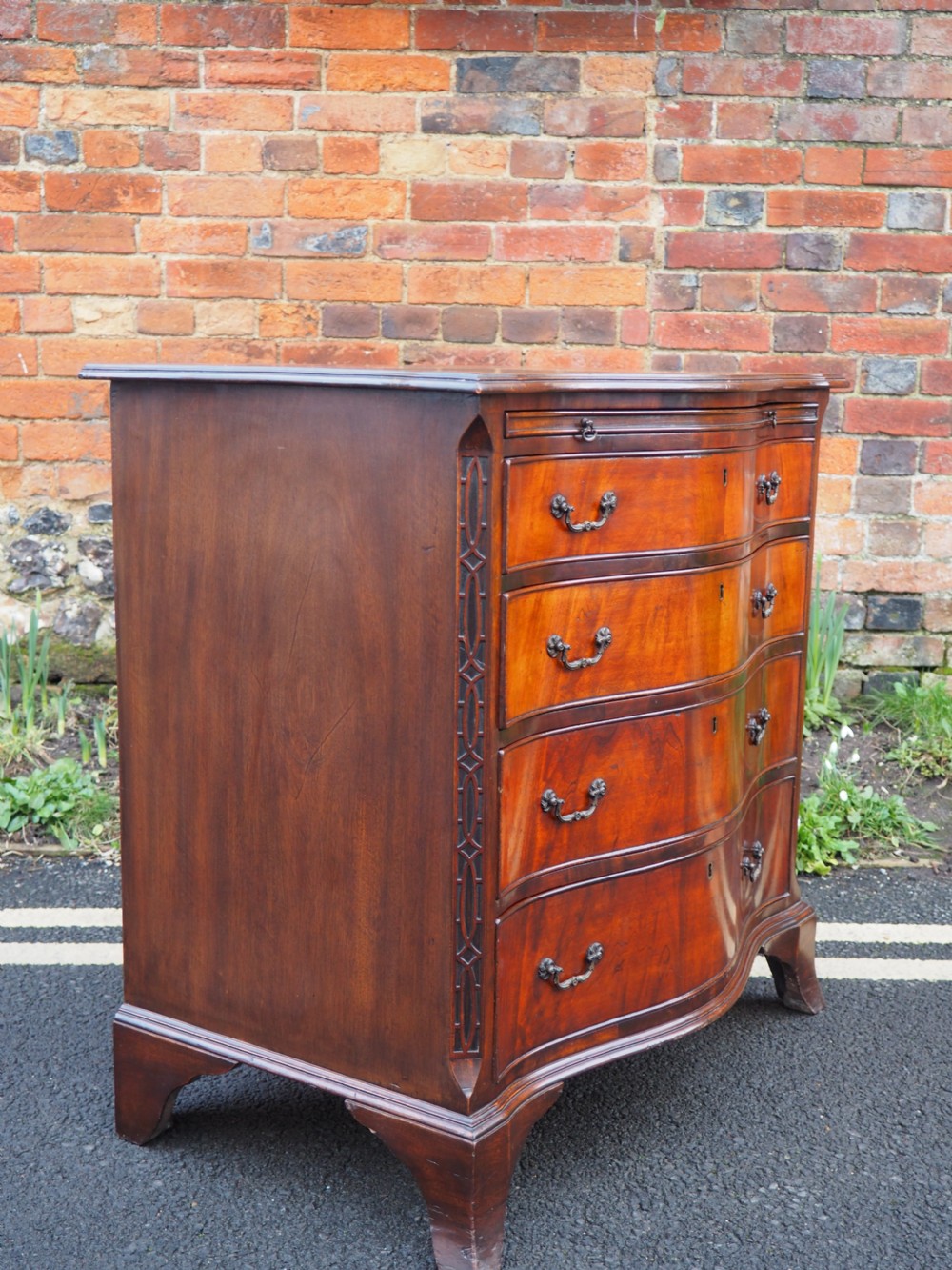 Mahogany serpentine chest View VI
