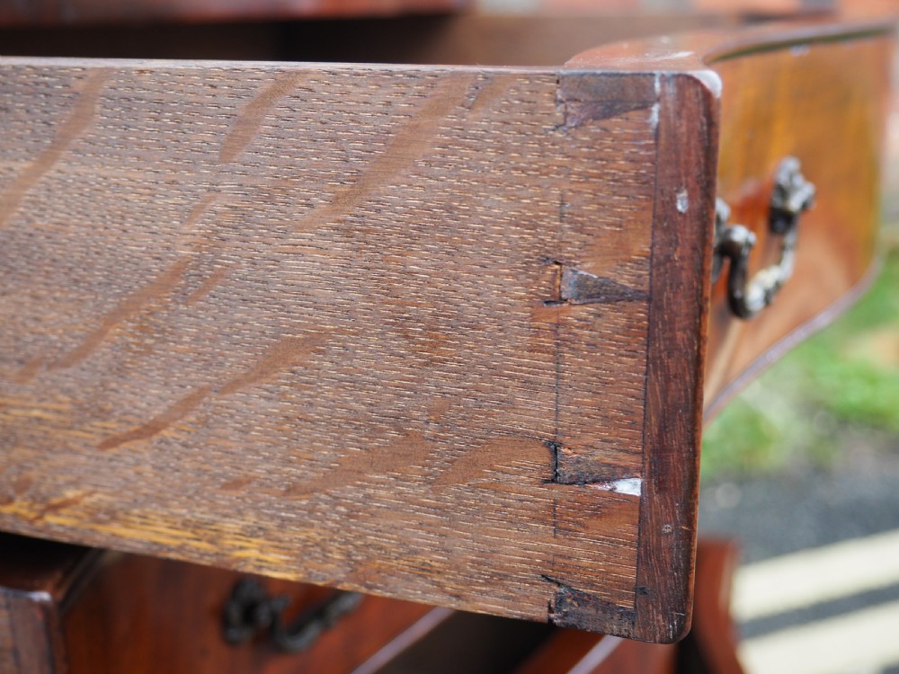 Mahogany serpentine chest View XIII