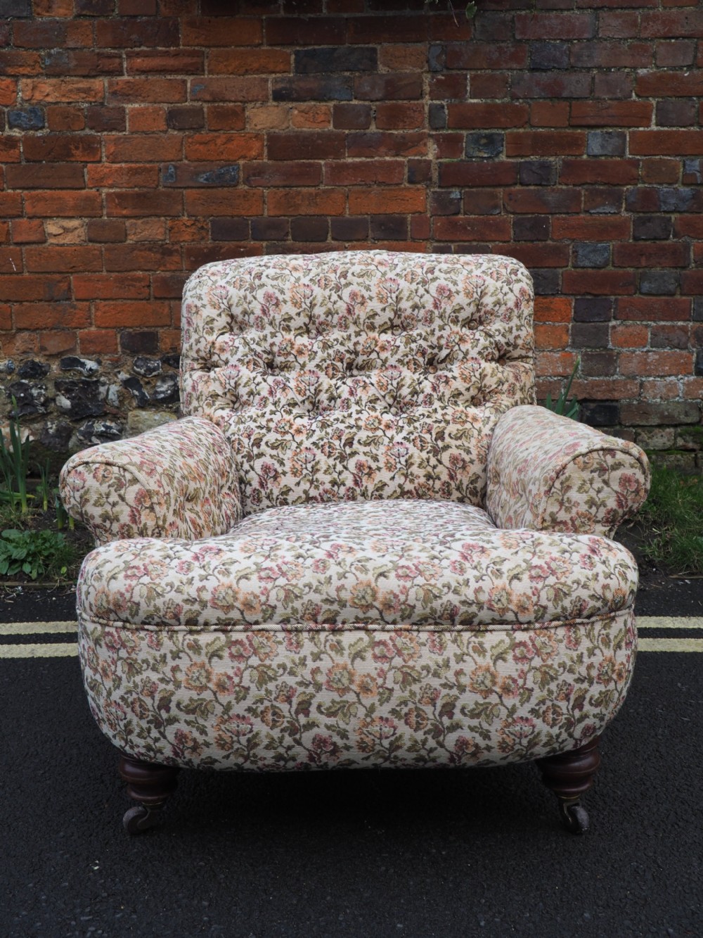 Deep seated armchair View II