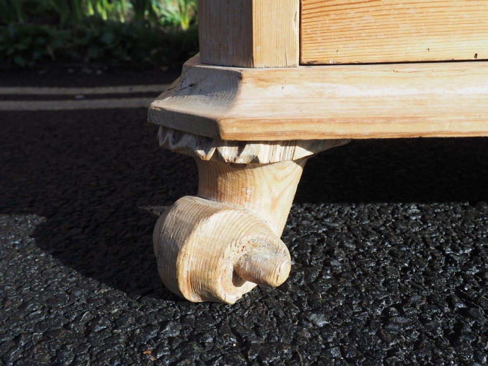 Nineteenth century Pine chest View X