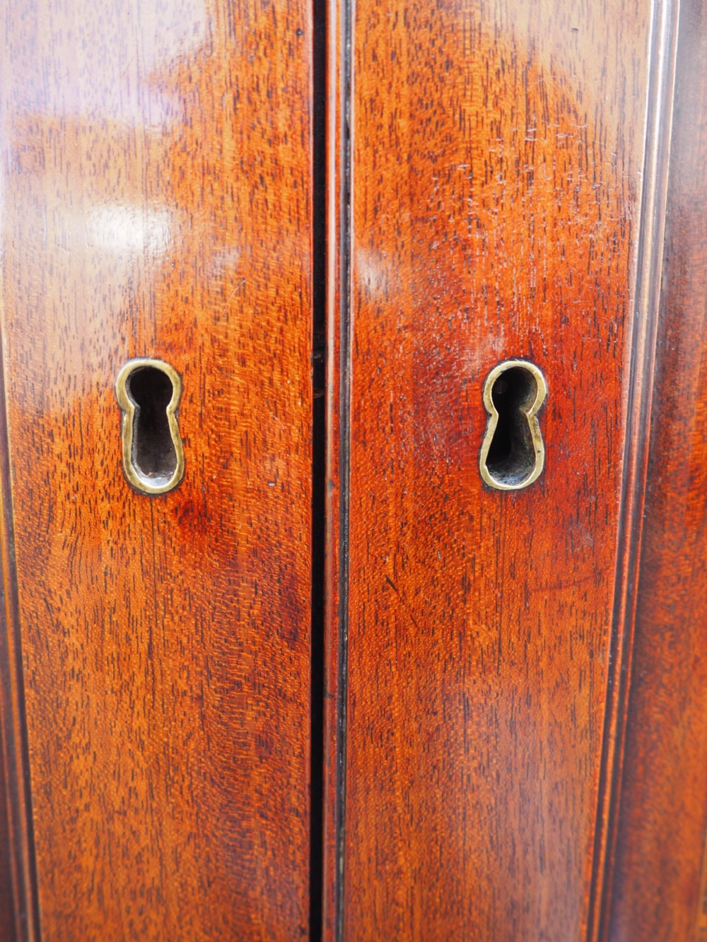 Georgian mahogany bowfronted hanging corner cupboard View X