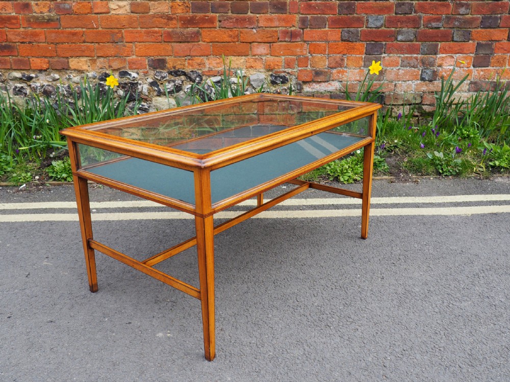 Satinwood bijouterie coffee table View III